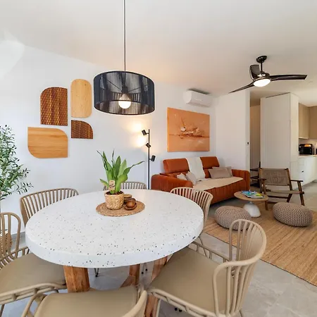 Adriora Pool By Belmont Realty Appartement