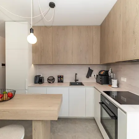Adriora Pool By Belmont Realty Apartament *